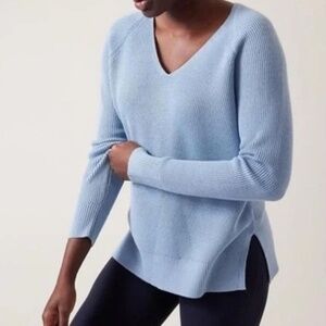 Athleta Hanover Refined Merino Blend V-Neck Blue Sweater Size Medium